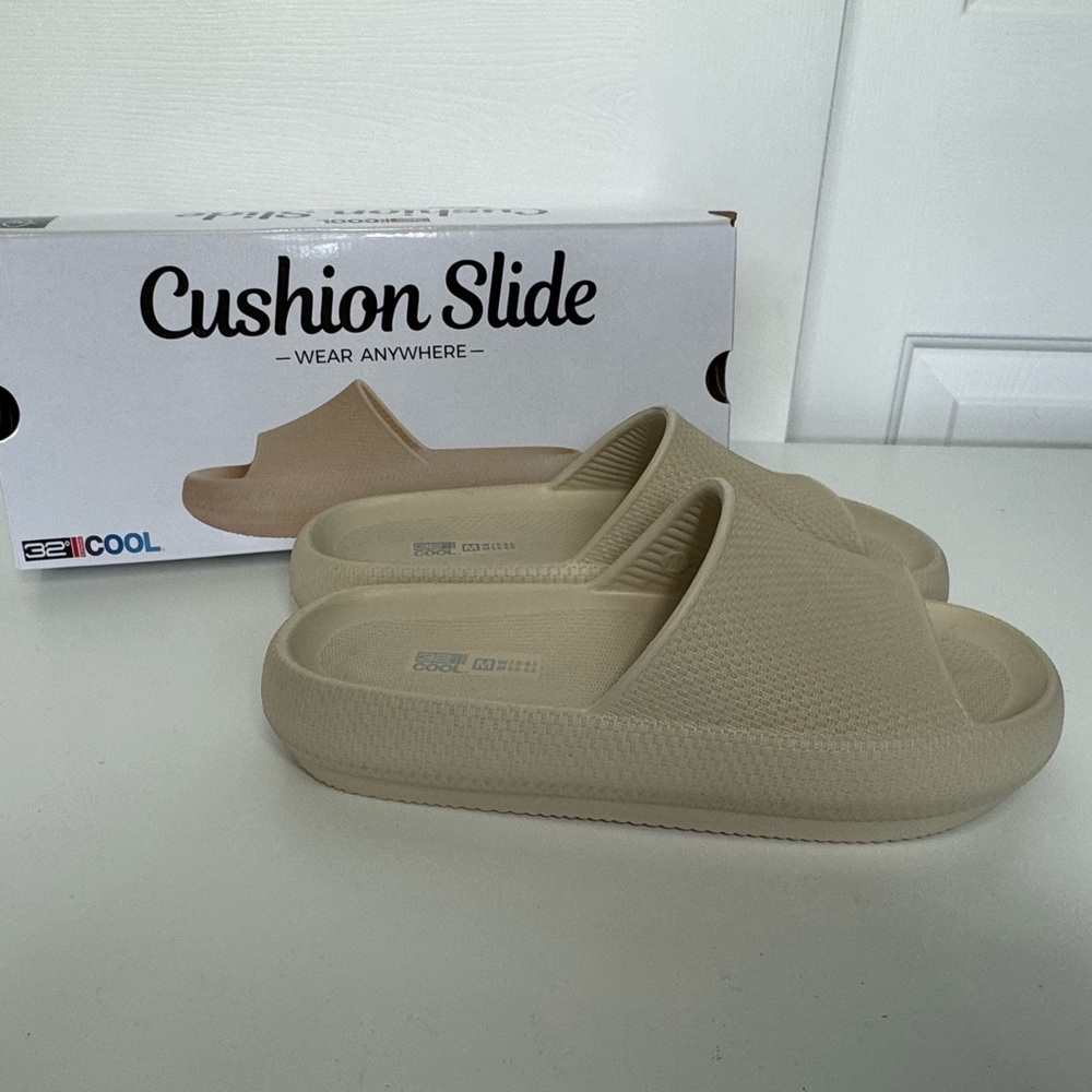 32 Degrees Cool Unisex‎ Cushion Slide Sandal Beige Size M NIB